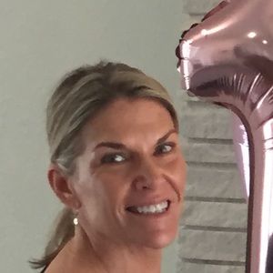 Meet your Posher, Denise